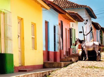 Bunte Häuser in Kuba